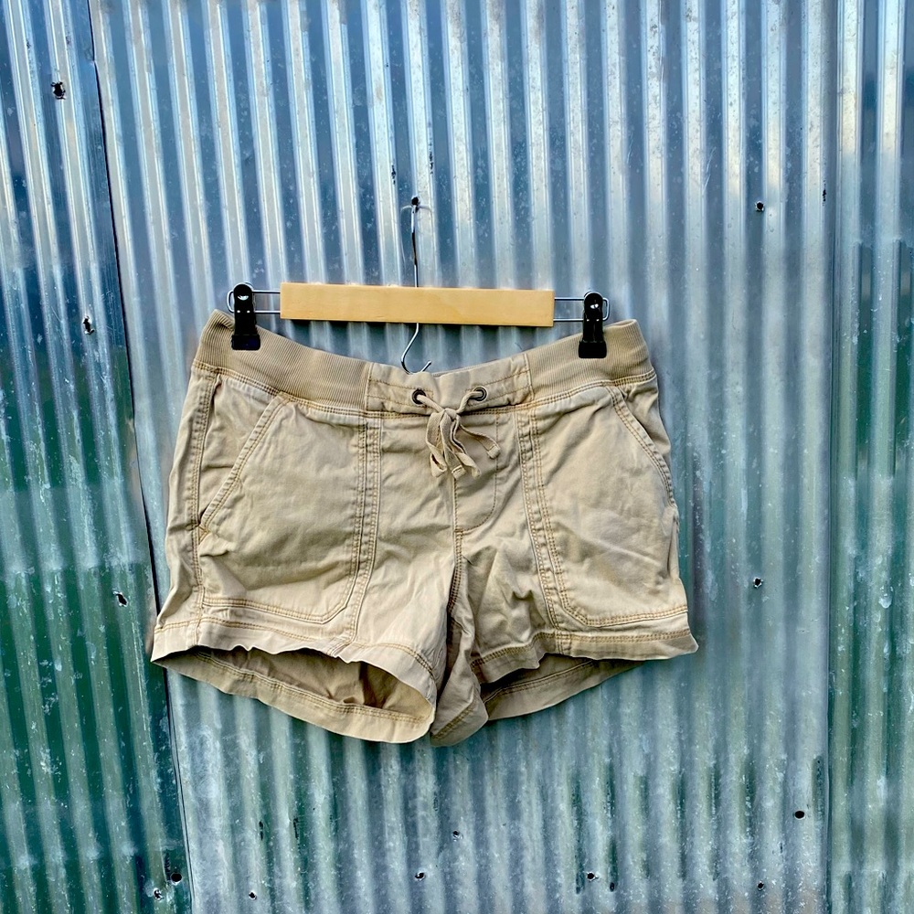 Khaki comfy shorts